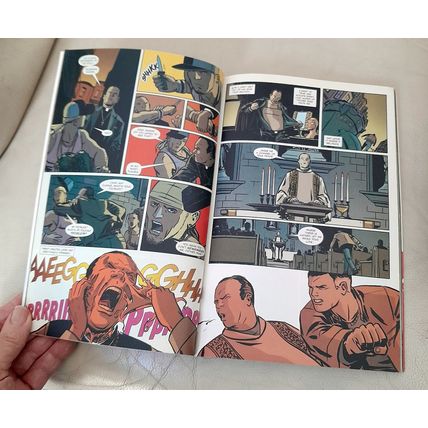 Human Target (volume 2) : Living in Amerika : DC Vertigo Graphic Novel : vf+