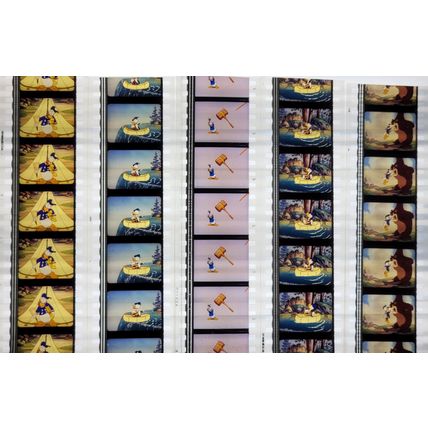 Donald Duck. Pk MULTI AKF - A010j . - 5 STRIPS OF 5 - 35MM FILM CELLS