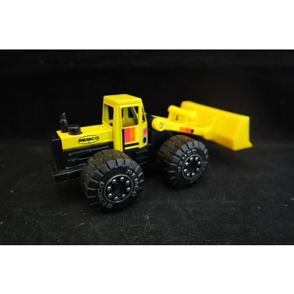 Remco Toys 1987 Yellow Front Loader Construction Vehicle