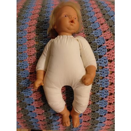 Vintage 2000 Original Lee Middleton Blonde Head Baby Doll Reva Schick Life Like