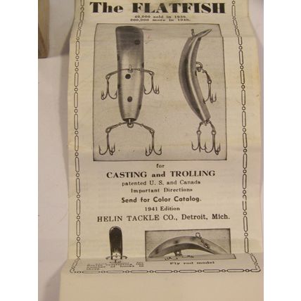 THE FLATFISH VINTAGE CASTING OR TROLLING FISHING LURE 1941 NIB
