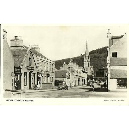Aberdeenshire BALLATER Bridge Street Postcard (Munson)