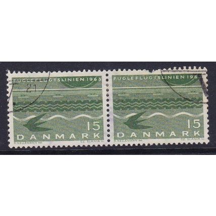 DENMARK 1963 OPENING DENMARK TO GERMANY RAILWAY 15ore PAIR USED SG452 X 2