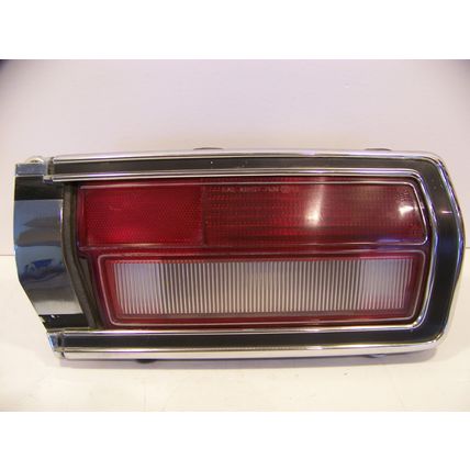 1976 PLYMOUTH ASPEN TAIL LIGHT COMPLETE OEM RH #3881016 1977