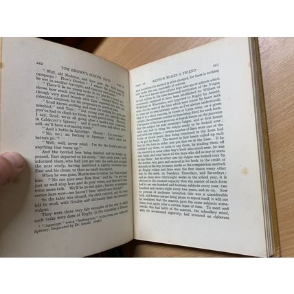 1923 THOMAS HUGHES "TOM BROWN'S SCHOOL DAYS" FICTION ANTIQUE HARDBACK BOOK (P5)