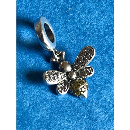 Genuine 925 Silver Bee Charm for Pandora bracelet comes in a cute velvet pouch F