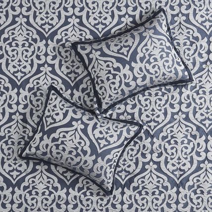 Madison Park Odette Cozy Comforter Set Jacquard Damask Medallion Design - Modern