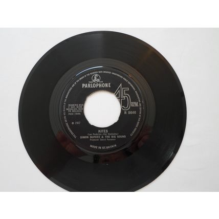 7" 1967. SIMON DUPREE & THE BIG SOUND, KITES .PARLOPHONE,R5646. VERY GOOD PLUS