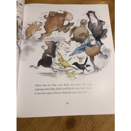 Alices Adventures in Wonderland - illustrated by Helen Oxenbury, 2001 Softback