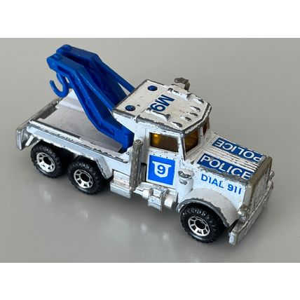 MATCHBOX PETERBILT POLICE TOW TRUCK (1981)