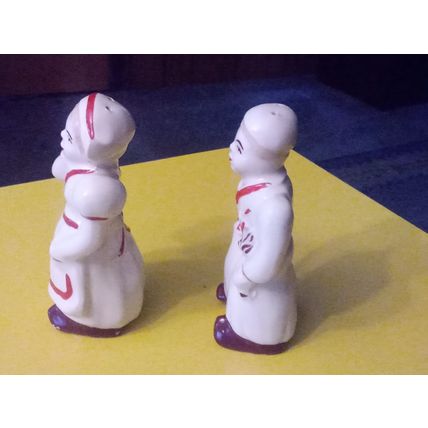 Old Vintage Dutch Boy & Girl Salt & Pepper Shakers 1940/50s