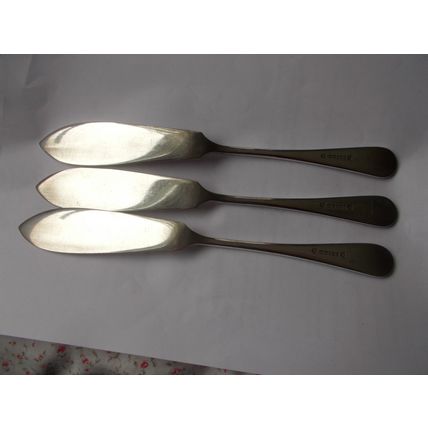 KNIFES FISH X 3 W H @S (08/05) FREE POSTAGE
