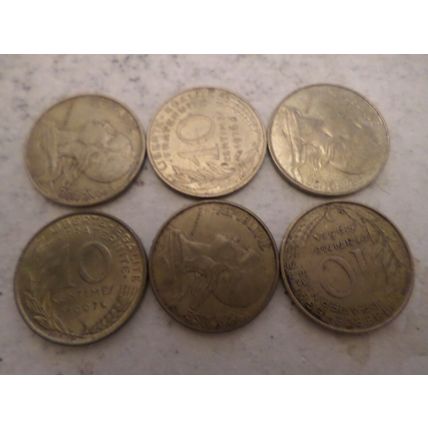 France - 30 differently dated - 10 centime coins #