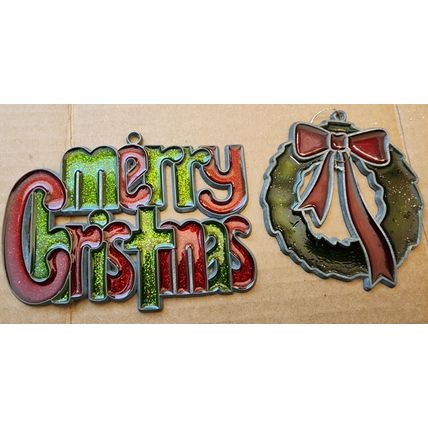 Set of 2 Christmas Sun Catchers Wreath & Merry Christmas