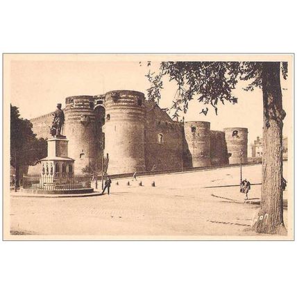 49 - Angers - le château