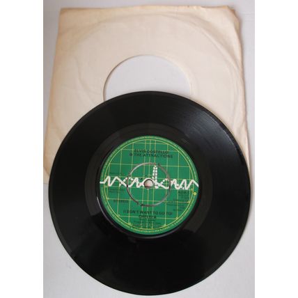 Elvis Costello & The Attractions - I Don't Want to Go To Chelsea - 7", 1st Press