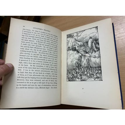 c1920s JONATHAN SWIFT "GULLIVER'S TRAVELS" ILLUSTRATED FICTION ANTIQUE BOOK (P5)