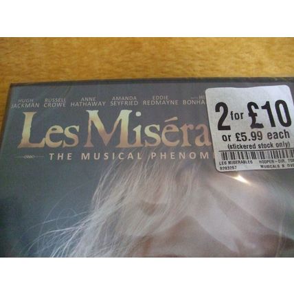 Les Miserables DVD Jackman Crowe Hathaway Seyfried Redmayne Bonham Cohen *SEALED