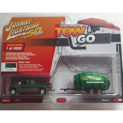 Johnny Lightning Tow & Go 2003 Ford F-250 & Pickle Trailer Black Estate Green
