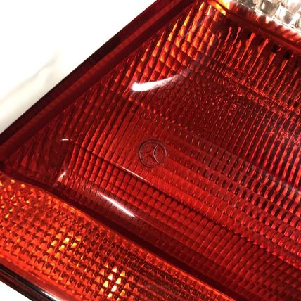 OEM Mercedes Benz Taillight Lens Assembly 2108203664 Passenger E320 E55 AMG E430