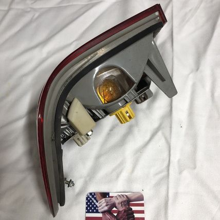 OEM Mercedes Benz Taillight Lens Assembly 2108203664 Passenger E320 E55 AMG E430