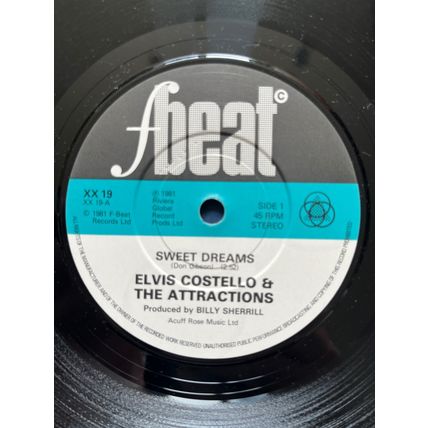 ELVIS COSTELLO & THE ATTRACTIONS - SWEET DREMS (UK 7" VINYL SINGLE, 1981)