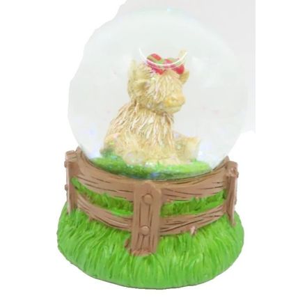 Highland Cow Snow Globe Glitter Wearing a Beret 9 CM Gift Home Deor