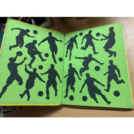 1949 "STANLEY MATTHEWS FOOTBALL ALBUM" ILLUSTRATED SOCCER HARDBACK BOOK (P4)