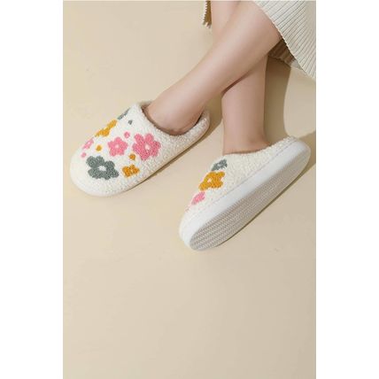 White Flower Pattern Slip On Plush Home Slippers