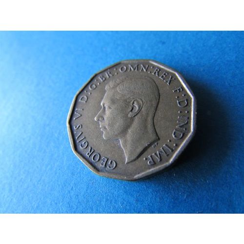 1942 GEORGE VI BRASS THREEPENCE FREE POST COIN - 4. AB