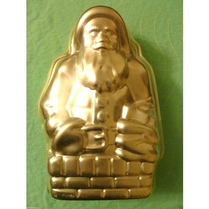 NEW 2-PIECE STAND-UP 3-D SANTA CLAUS CHRISTMAS HOLIDAY CAKE MOLD PAN