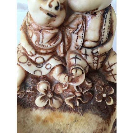 Vintage Courting Couple Pigs Heavy Resin Ashtray Collectable