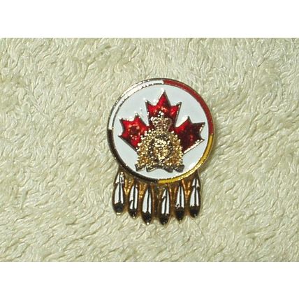rcmp royal canadian police maintien's le droit "uphold the right" pin hat lapel