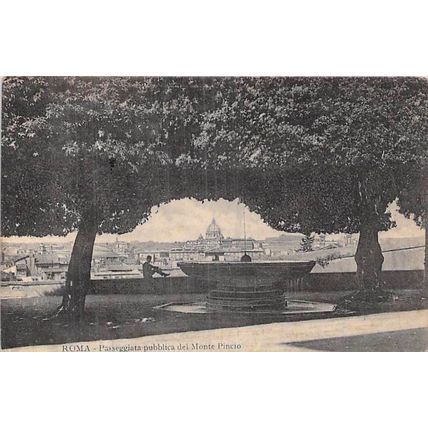 Roma Passeggiata pubblica Monte Pincio Italy Postcard unused VGC