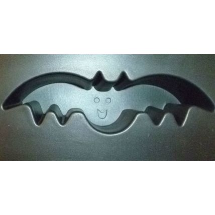 "HALLOWEEN BLACK SILICONE BAT CUPCAKE 3 in 1 PAN OVEN MICROWAVE FRIDGE FREEZER"