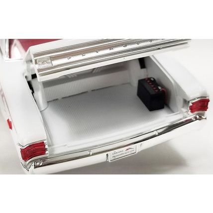 1/18 (IB ) 1967 Plymouth Belvedere II Super Stock "Don Grotheer" White with Grap