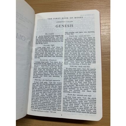 1971 HOLY BIBLE KING JESUS WORDS IN RED USA FAUX LEATHER BOOK (P4) ref:Y104
