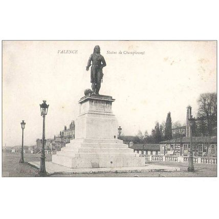 26 - Valence - statue de Championnet