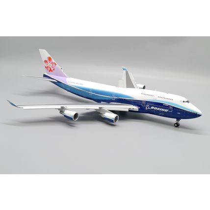 B747-400 DREAMLINER CHINA AIRLINES REG: B-18210 - REG: B-18210 W/S - PRE ORDER
