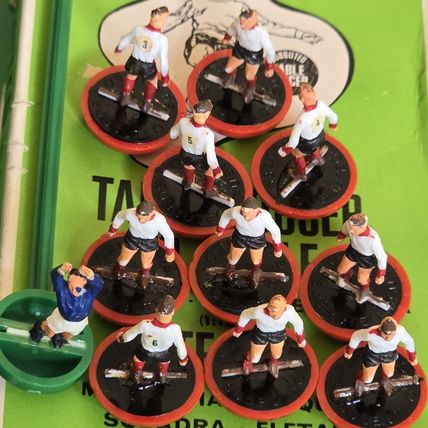 Subbuteo Ref 81 Clyde / Liverpool 2nd HW Heavyweight Team