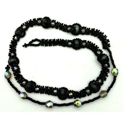 Black Cat Eye Beaded Daisy Chain Necklace