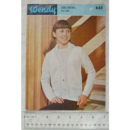 Vintage: Wendy 644 teenage cardigan, DK