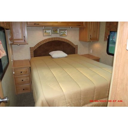 2009 CT Coachworks Sienna 39B