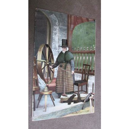 1905 fr Postcard - Welsh Lady in Traditional Costume & spinning Wheel - Wales