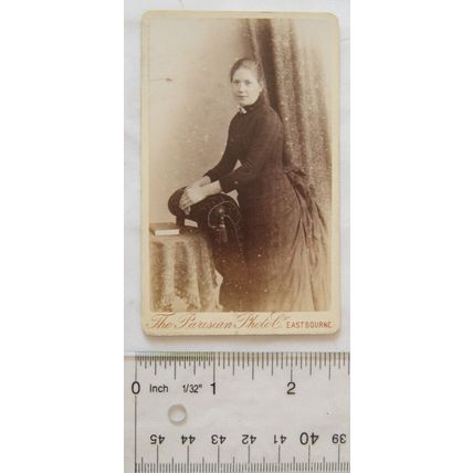 Carte-de-visite The Parisian Photographic Co, Eastbourne - lady