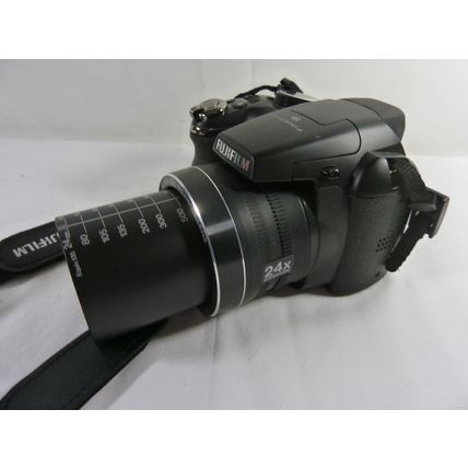 Fujifilm FinePix S4200 14.0MP 24X Zoom Digital Camera Black with 8gb SD Card*