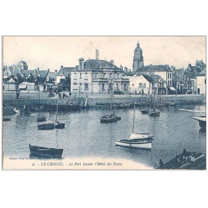 44 - Le Croisic - le port devant l'hôtel des postes