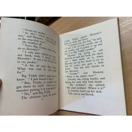 VINTAGE "JOSEPHINE'S PANTOMIME" MRS H C CRADOCK ILLUSTRATED HARDBACK BOOK (P3)