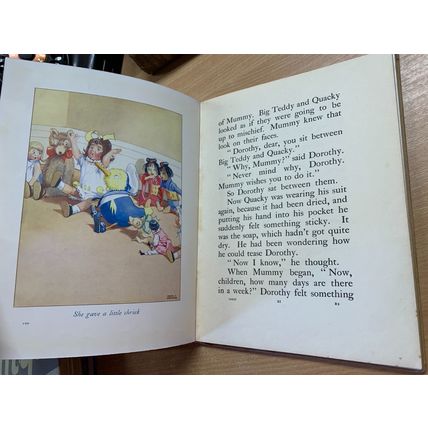 VINTAGE "JOSEPHINE'S PANTOMIME" MRS H C CRADOCK ILLUSTRATED HARDBACK BOOK (P3)