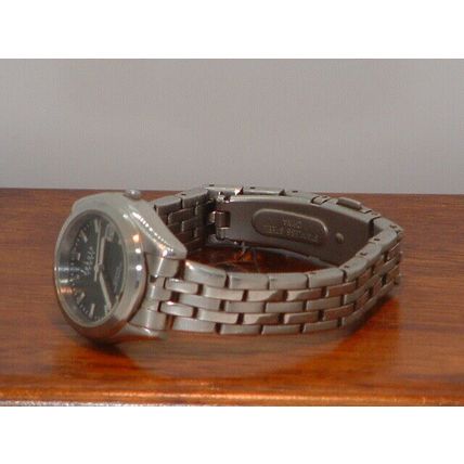 Pre-Owned Women’s Dakota Silver & Black Analog Date Watch